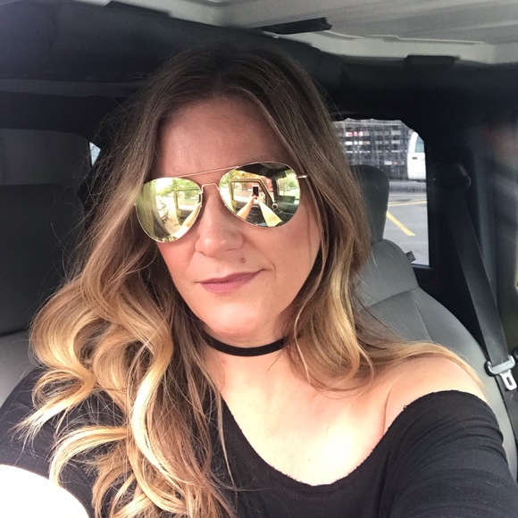 Meet your Posher, Heather - Picture 2 of 3